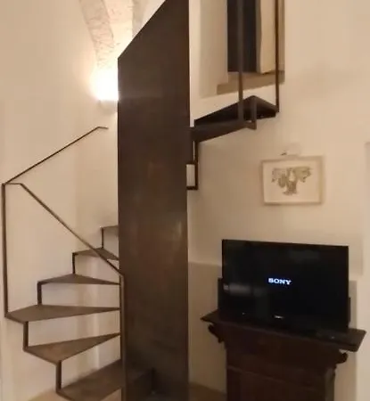 Spaziosa Casa Antica Daire *