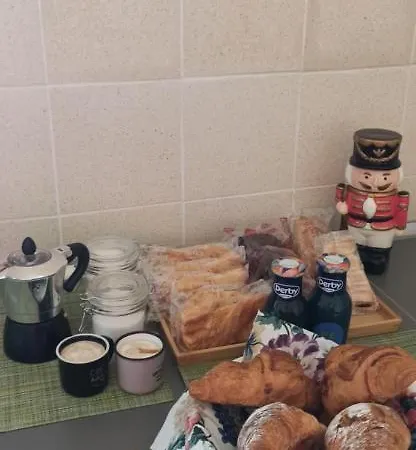 Spaziosa Casa Antica Daire